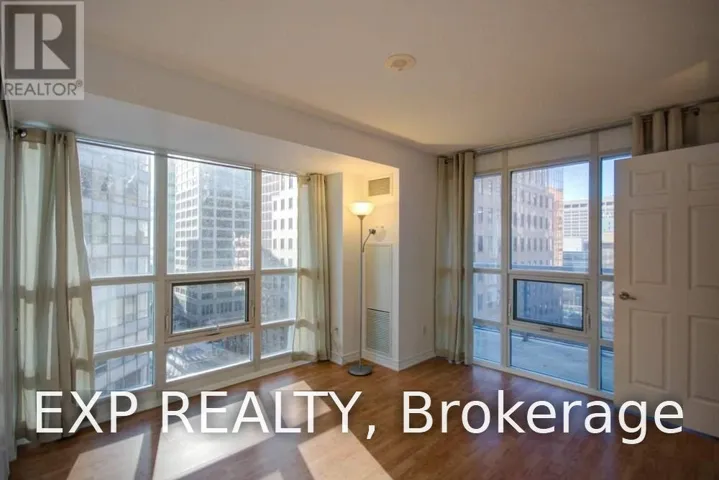 809 - 761 BAY STREET, Toronto (Bay Street Corridor), Ontario M5G2R2