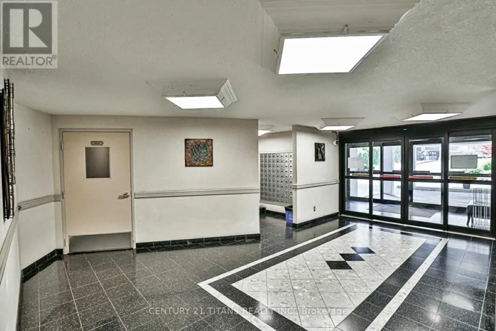 311 - 10 EDGECLIFFE GOLFWAY, Toronto (Flemingdon Park), Ontario M3C3A3