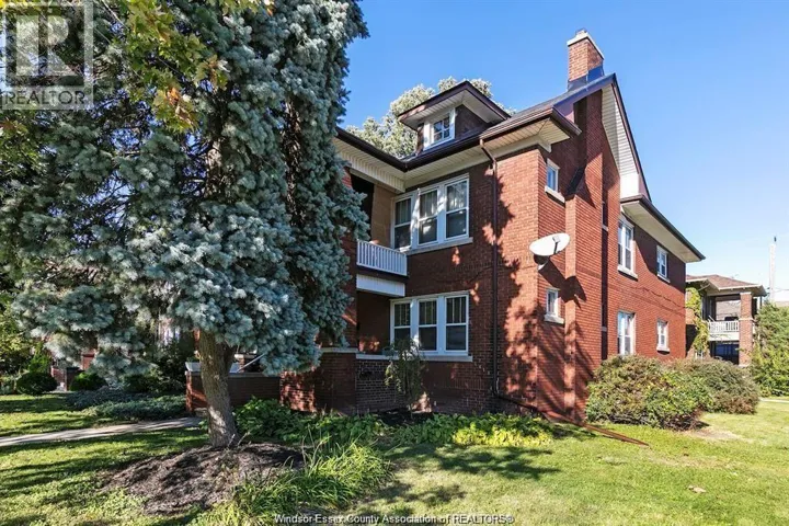1596 Victoria, Windsor, Ontario N8X1P5