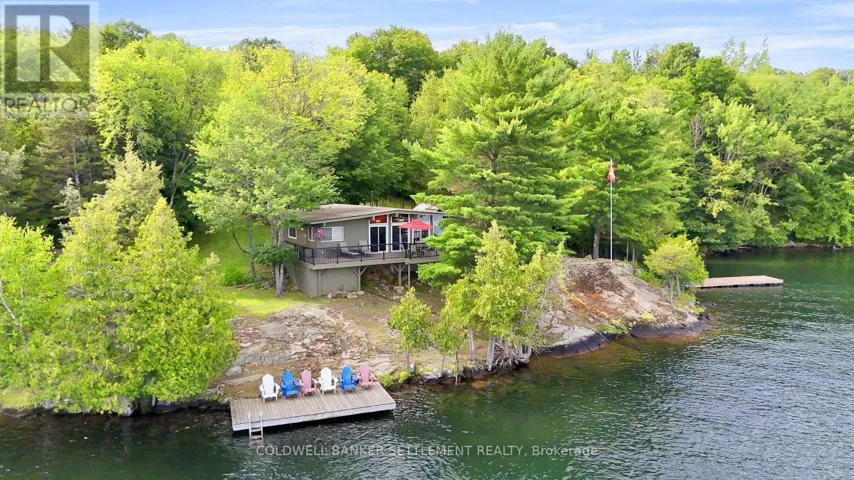 100 ABBY HAWK LANE, Tay Valley, Ontario K7H3C5