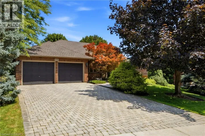 1090 CROFTON Way, Burlington, Ontario L7P4W8