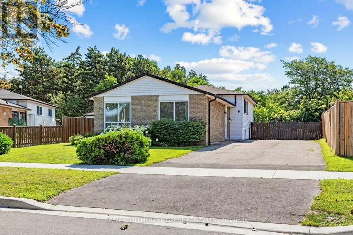9 FOREGATE AVENUE, Toronto (Malvern), Ontario M1B2S2