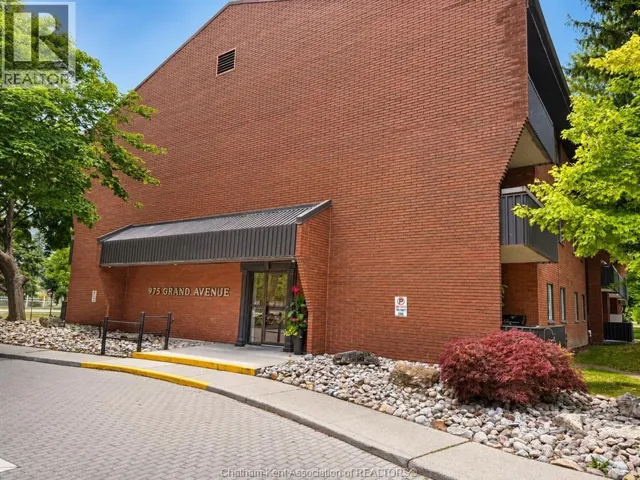 975 Grand AVENUE West Unit# 304, Chatham, Ontario N7L4Z6