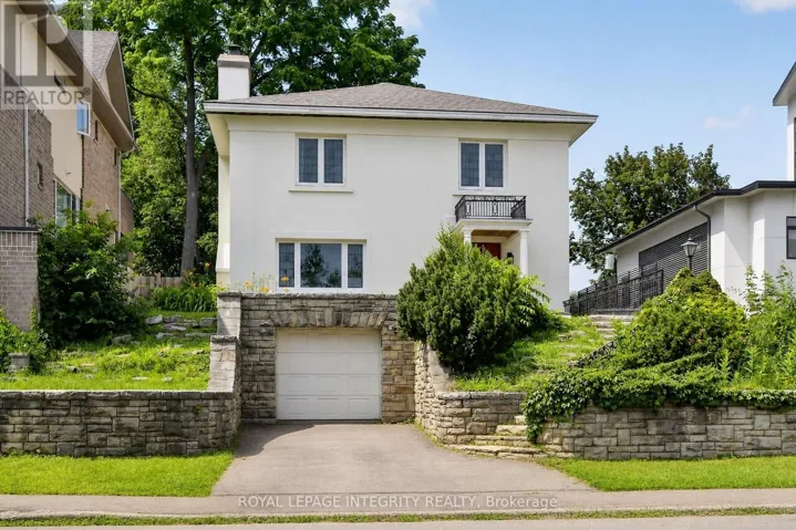 84 RIVERDALE AVENUE, Ottawa, Ontario K1S1R2