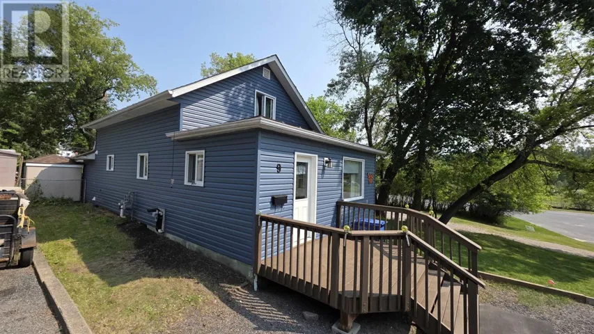 9 MASCOTT AVE, KENORA, Ontario P9N3A1