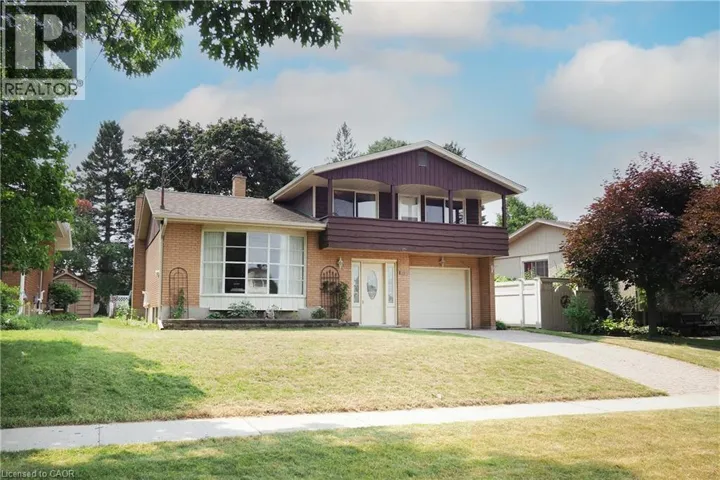 15 GILMOUR Crescent, Kitchener, Ontario N2M4N5