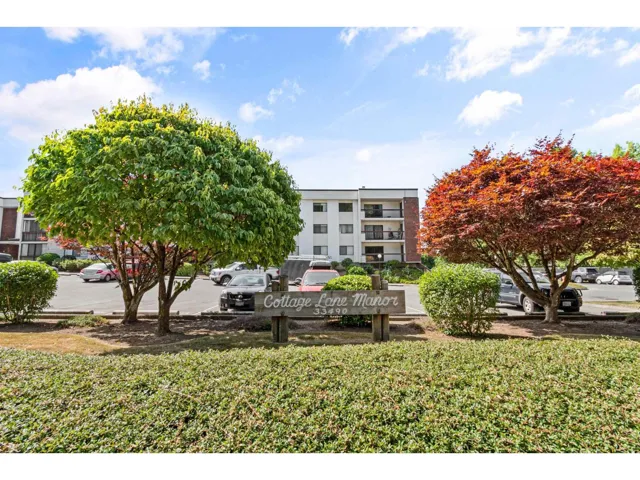 104 33490 COTTAGE LANE, Abbotsford, British Columbia V2S6B8