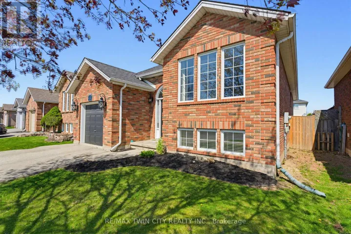 60 ST PATRICK'S DRIVE, Brantford, Ontario N3T6L4