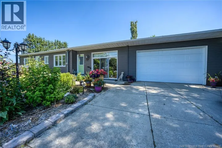 16 Beaulieu Street, Grand-Sault/Grand Falls, New Brunswick E3Y1C9