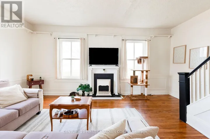 1 FAIRVIEW AVENUE, St. Thomas, Ontario N5R4X2