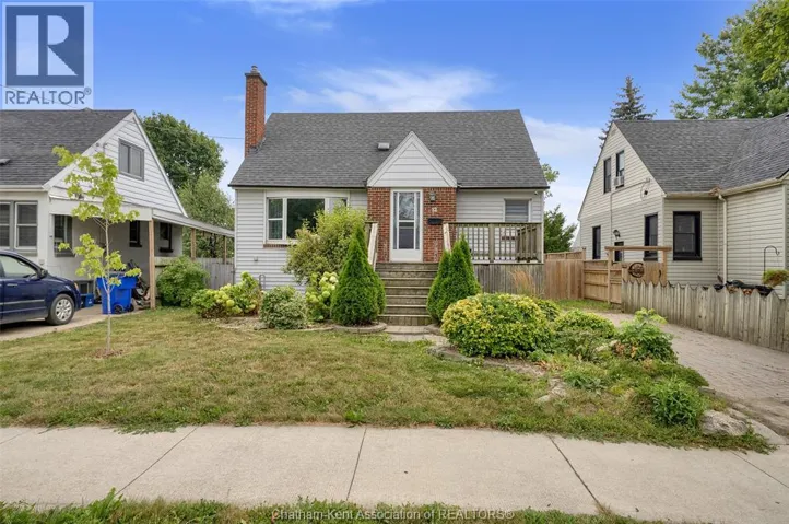 12 McKinnon DRIVE, Chatham, Ontario N7M1B4