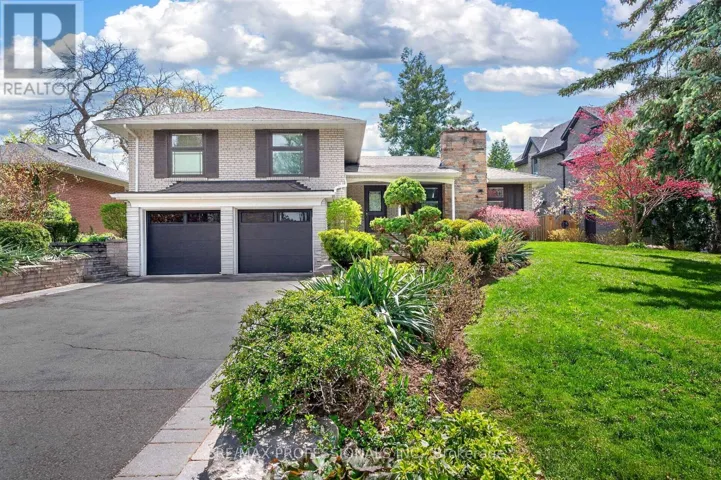 64 RAVENSBOURNE CRESCENT, Toronto (Princess-Rosethorn), Ontario M9A2A8