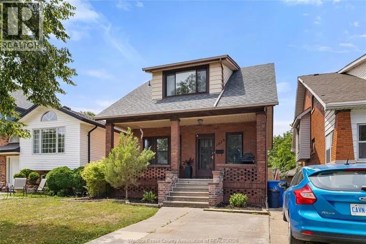 1033 CHURCH STREET, Windsor, Ontario N9A4V3