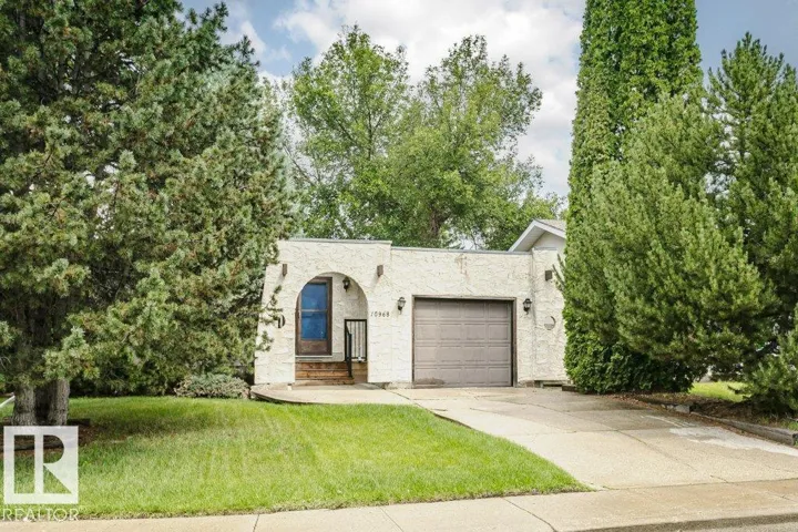 10968 35 AV NW NW, Edmonton, Alberta T6J2V3