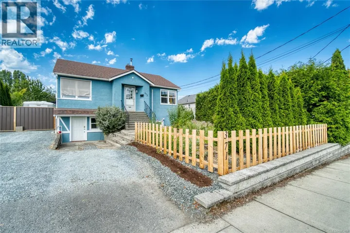 371 Bruce Ave, Nanaimo, British Columbia V9R3Y2