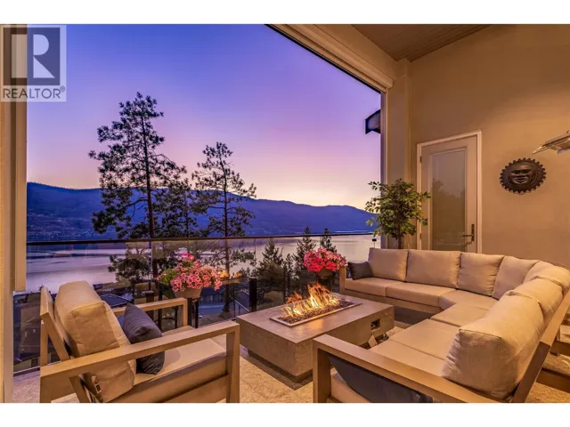 3452 Blue Grass Lane, Kelowna, British Columbia V1V3G1