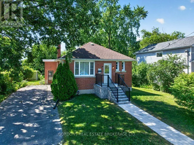 132 JOSEPH STREET, Kingston (East of Sir John A. Blvd), Ontario K7K2H7