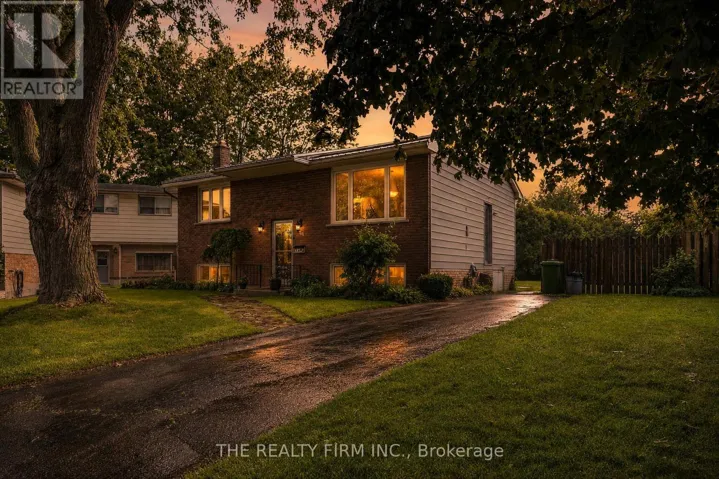 38 TAYLOR CRESCENT, St. Thomas, Ontario N5R5J4