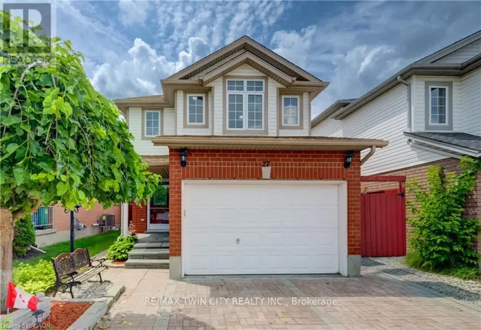 27 BRIDLEWREATH STREET, Kitchener, Ontario N2E3V5