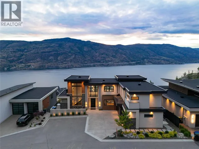 605 Clifton Court, Kelowna, British Columbia V1V0B7