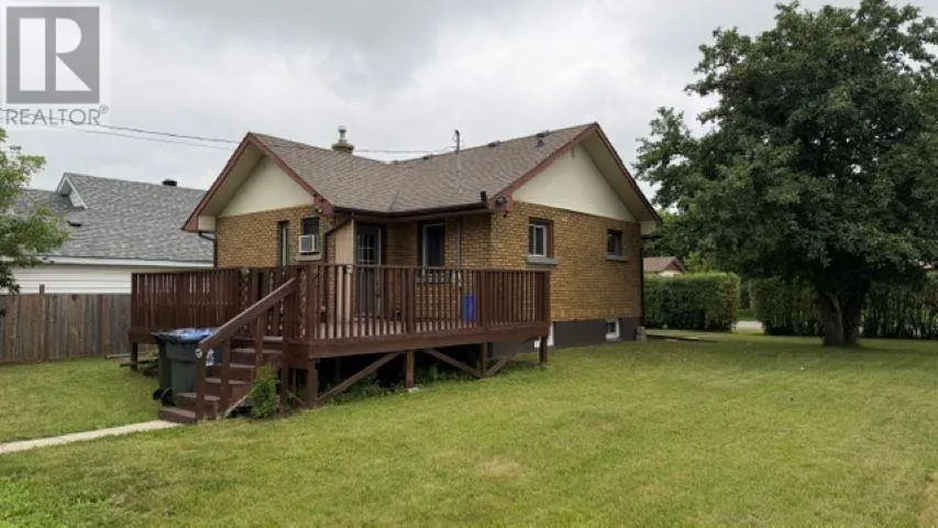 700 Francis St, Thunder Bay, Ontario P7E4E1