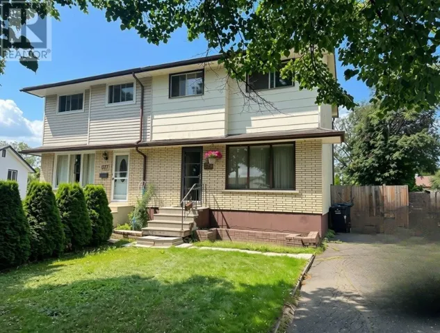 579 Simon Fraser Drive, Thunder Bay, Ontario P7C5B3