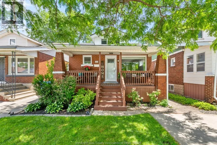 2322 LILLIAN AVENUE, Windsor, Ontario N8X4B3
