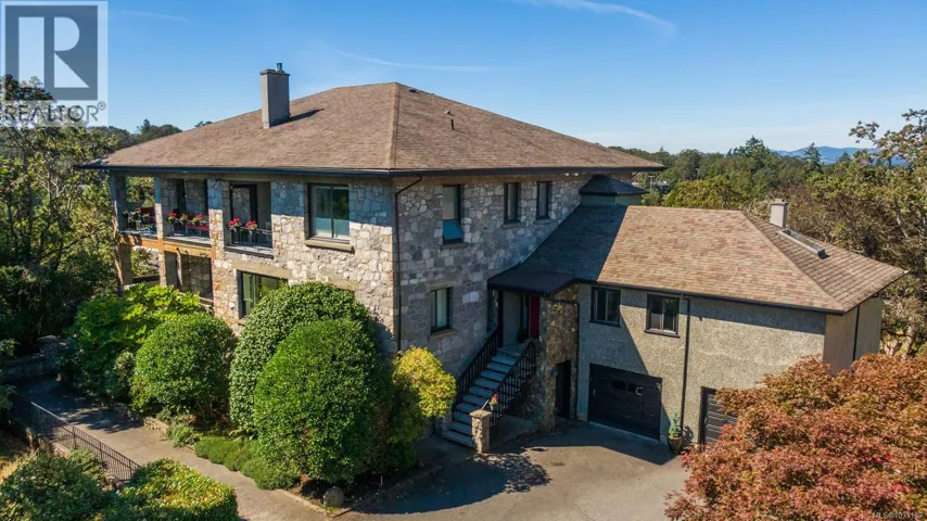 A 3960 Cedar Hill Rd, Saanich, British Columbia V8N3B8
