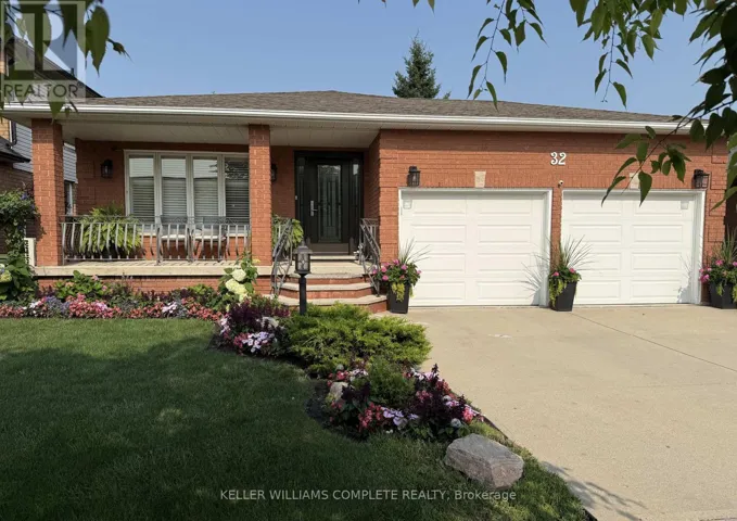 32 HIGHBURY DRIVE, Hamilton (Stoney Creek Mountain), Ontario L8J2T4