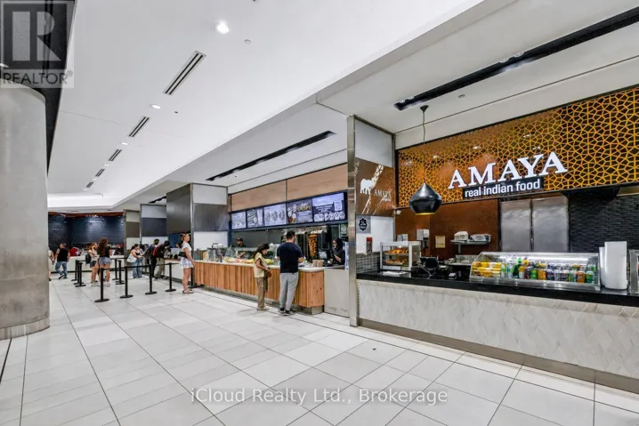 1 - 220 YONGE STREET, Toronto (Bay Street Corridor), Ontario N6E1V4