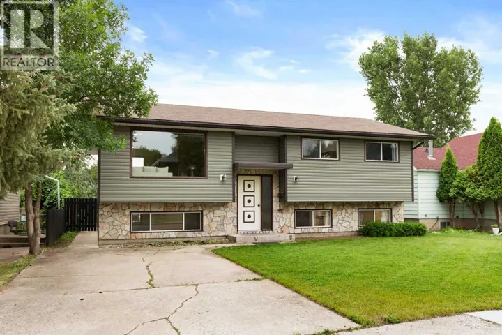 447 8 Street SE, Medicine Hat, Alberta T1A1L8