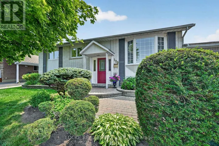 126 JUNIPER STREET, Ottawa, Ontario K1E1A4