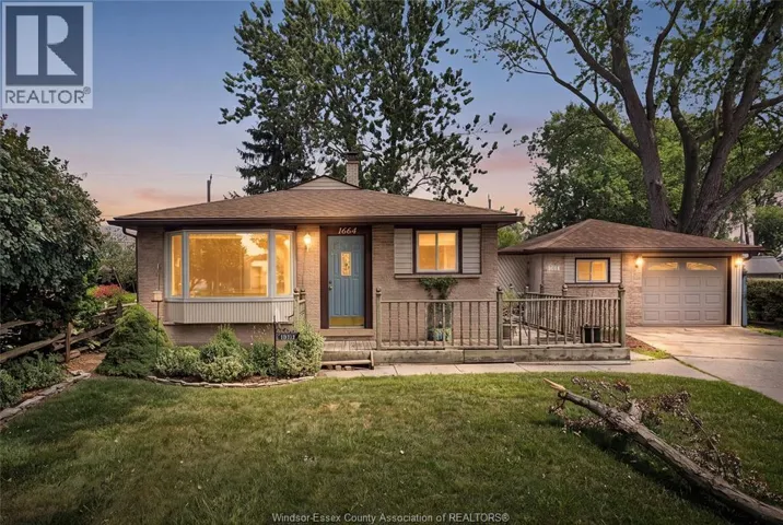 1664 GREENVIEW CRESCENT, Windsor, Ontario N9C2E9
