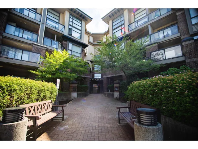 124 10838 CITY PARKWAY, Surrey, British Columbia V3T5X9