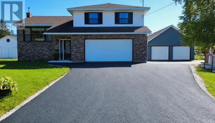 10 Castlewood Avenue, Pasadena, Newfoundland & Labrador A0L1K0