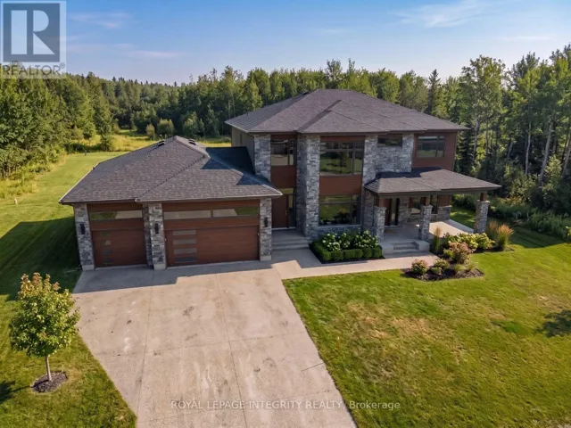 671 BALLYCASTLE CRESCENT, Ottawa, Ontario K1X0A3