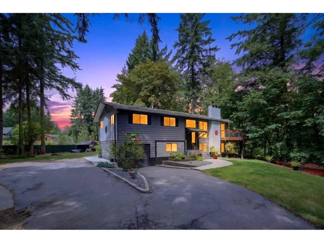 24299 55 AVENUE, Langley, British Columbia V3A7N6