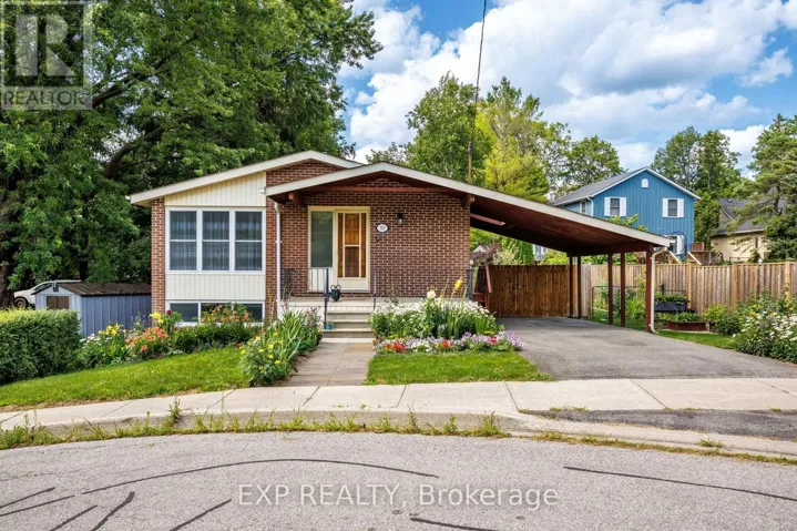 30 HARRISON AVENUE, Aurora (Aurora Village), Ontario L4G1E1