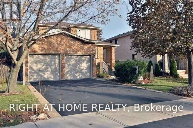 96 HOWELL ROAD, Oakville (RO River Oaks), Ontario L6H5Z4