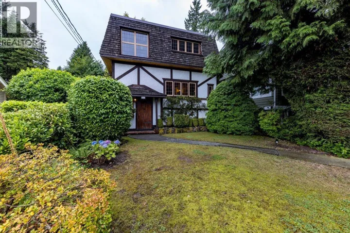 292 E ST. JAMES ROAD, North Vancouver, British Columbia V7N1L2