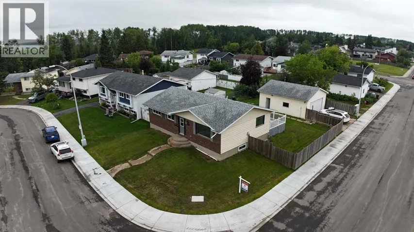 102 Hinge Bay, Fort McMurray, Alberta T9H3W8