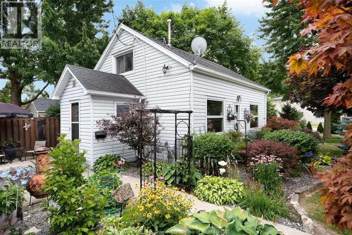 58 Laird AVENUE, Essex, Ontario N8M1R8
