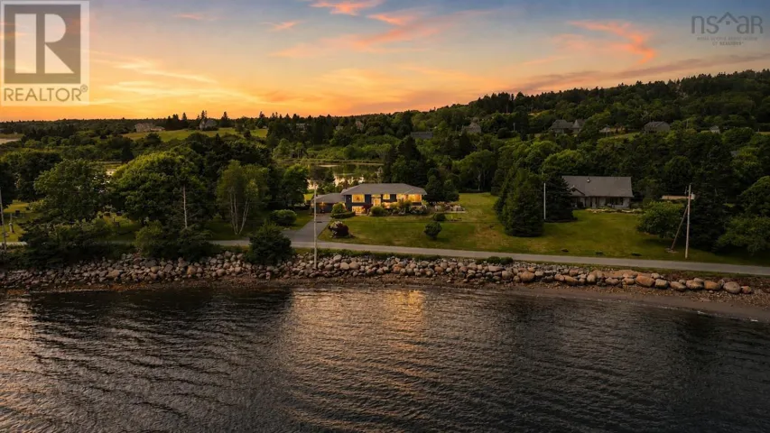 78 Fort Point Road, Lahave, Nova Scotia B0R1C0