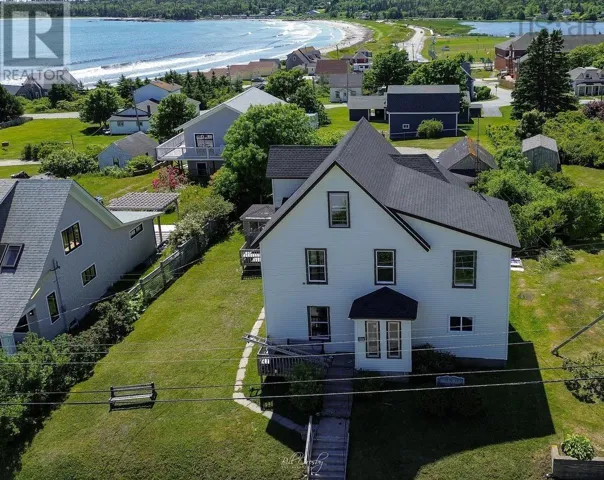 19 Crest Street Street, Lockeport, Nova Scotia B0T1L0