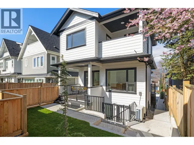 2138 VENABLES STREET, Vancouver, British Columbia V5L2J4