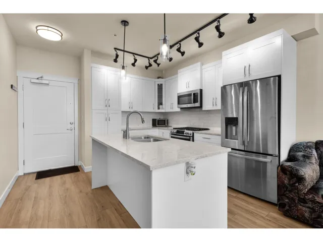 612 11077 RAVINE ROAD, Surrey, British Columbia V3T0R7