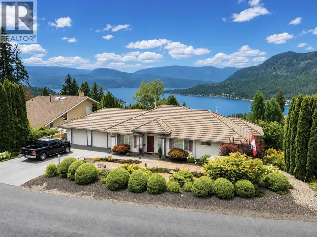 2595 Golf Course Drive, Blind Bay, British Columbia V0E1H2