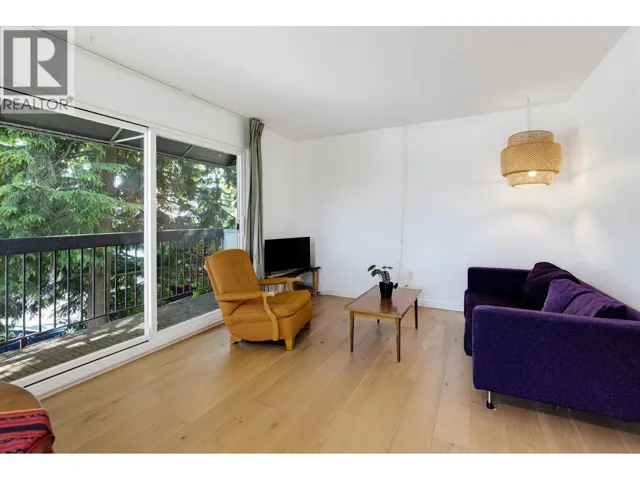 219 2910 E PENDER STREET, Vancouver, British Columbia V5K2C3