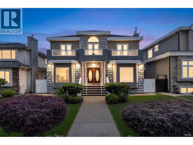 2381 E 40TH AVENUE, Vancouver, British Columbia V5R2V6