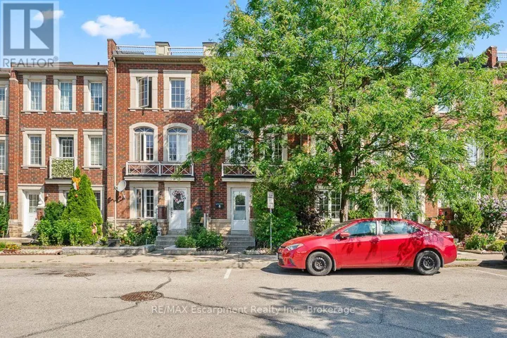 8 JIM BAIRD MEWS, Toronto (Downsview-Roding-CFB), Ontario M3L0C6